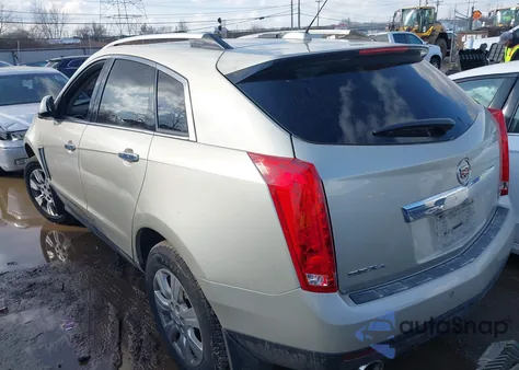 2015 Cadillac Srx Luxury Collection z USA, uszkodzony, nr VIN 3GYFNEE35FS547143